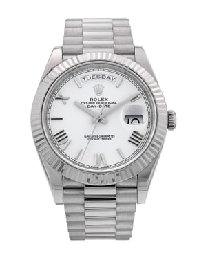 Browse our selection of automatic watches from prestigious brands such as Blancpain, Bell & Ross, Breitling and Rolex.